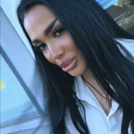 Heisse Mia Kalinda 24J