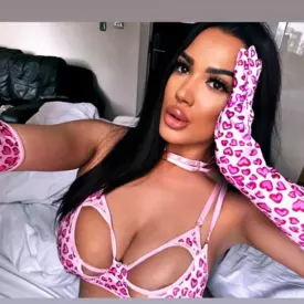 Heisse Mia Kalinda 24J