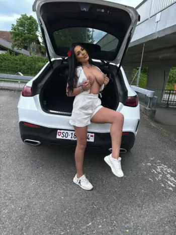 Heisse Mia Kalinda 24J